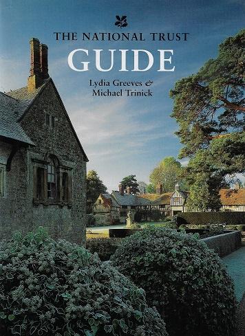 Omslag van The National Trust Guide, tweedehands boek bij Boekhandel Bloks