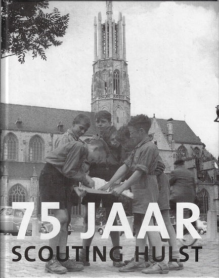 Omslag van 75 jaar Scouting Hulst door Marian Fransoo, tweedehands boek bij Boekhandel Bloks