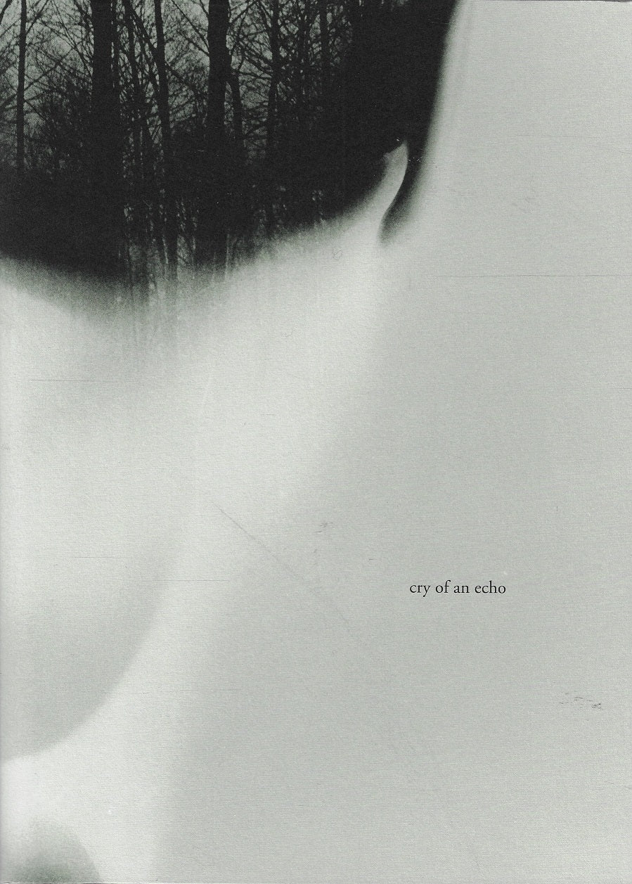 Omslag van Cry of an Echo, tweedehands boek bij Boekhandel Bloks