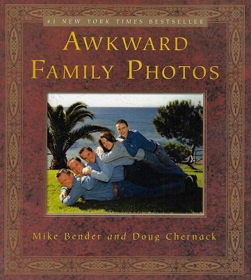 Omslag van Awkward Family Photos, tweedehands boek bij Boekhandel Bloks