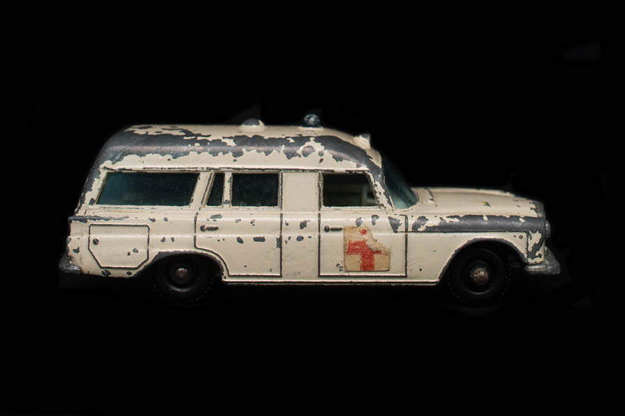 Omslag van Dinkytoy de Luxe, tweedehands boek bij Boekhandel Bloks