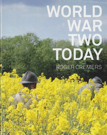 Omslag van World war two today, tweedehands boek bij Boekhandel Bloks