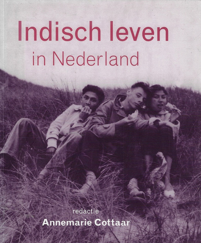 Omslag van Indisch leven in Nederland, tweedehands boek bij Boekhandel Bloks