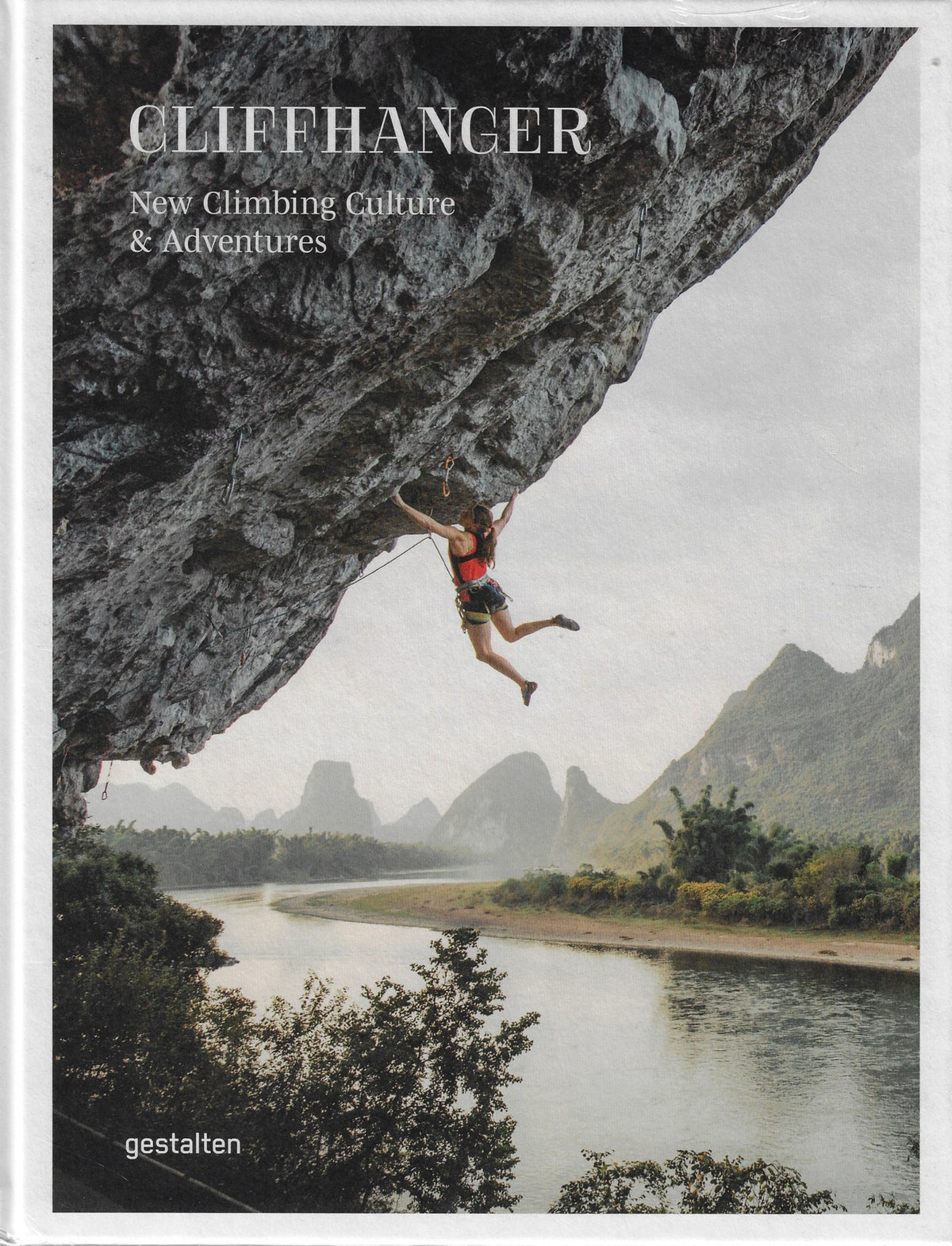 Omslag van Cliffhanger / New Climbing Culture and Adventures, tweedehands boek bij Boekhandel Bloks