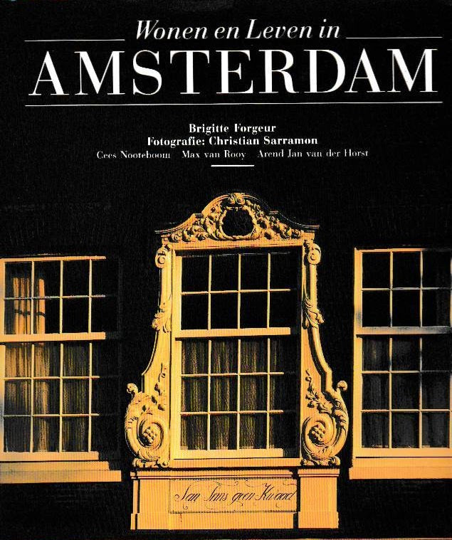 Omslag van Wonen en leven in Amsterdam, tweedehands boek bij Boekhandel Bloks