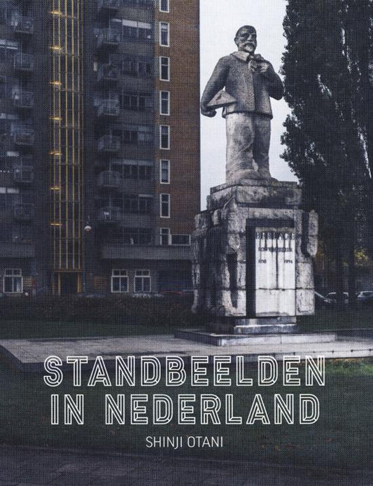 Omslag van Standbeelden in Nederland, tweedehands boek bij Boekhandel Bloks