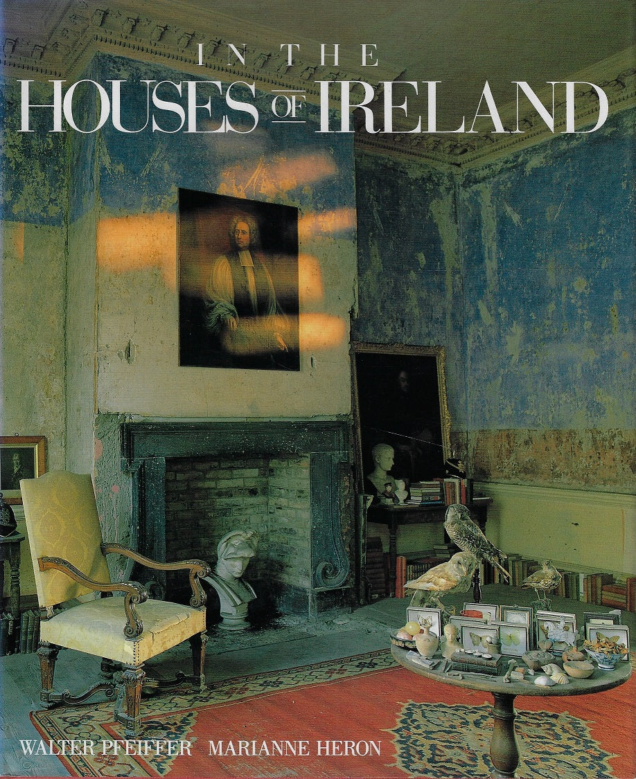 Omslag van In the houses of Ireland, tweedehands boek bij Boekhandel Bloks