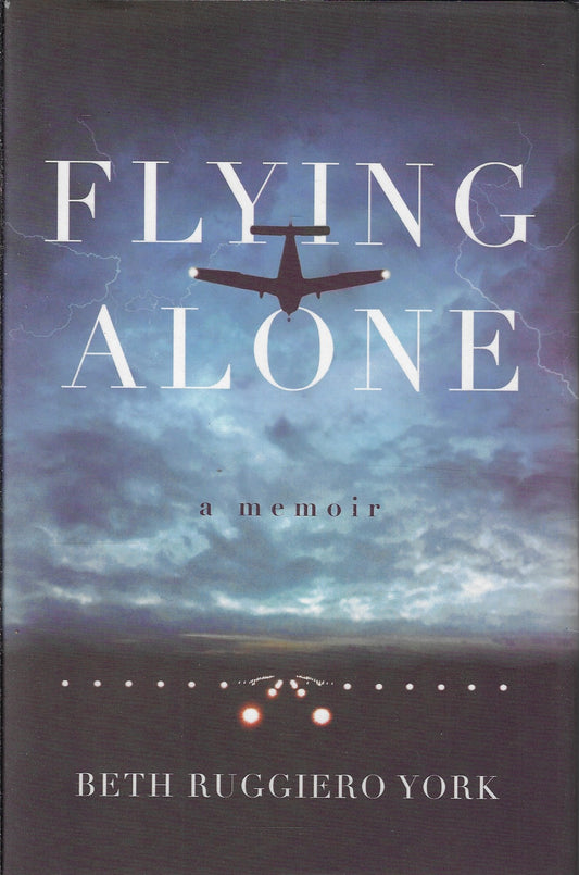 Omslag van Flying Alone / A Memoir door Ruggiero York, tweedehands boek bij Boekhandel Bloks