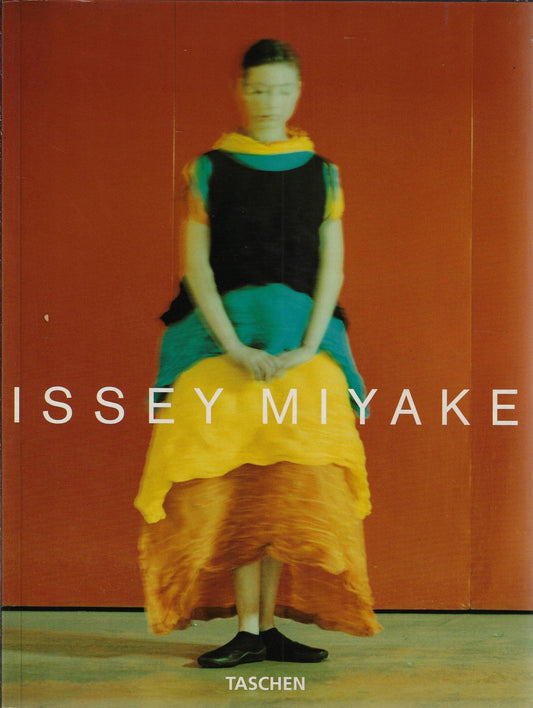 Omslag van Issey Miyake, tweedehands boek bij Boekhandel Bloks