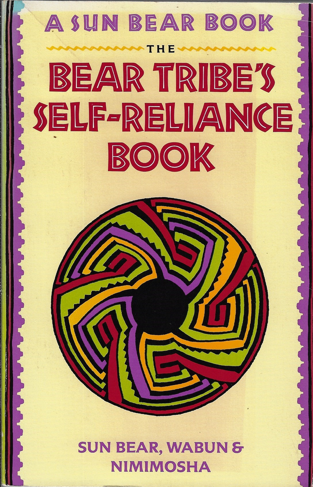 Omslag van The Bear Tribe's self-reliance book, tweedehands boek bij Boekhandel Bloks