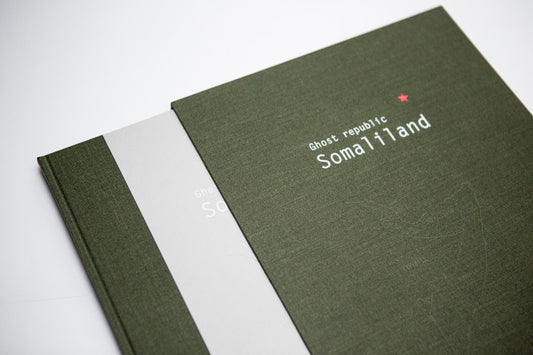 Omslag van Ghost republic Somaliland genummerd exemplaar 57/80, tweedehands boek bij Boekhandel Bloks