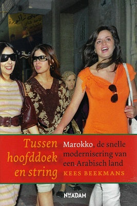 Omslag van Tussen Hoofddoek en String, tweedehands boek bij Boekhandel Bloks